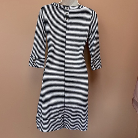 Banana Republic Women Size XS
Striped Boat Neck Dress 3/4 Sleeve - Picture 2 of 3